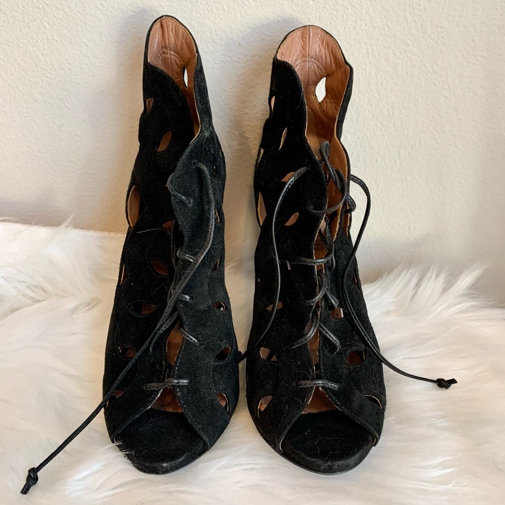 Alaia Lace-Up Sandals In Black 35.5